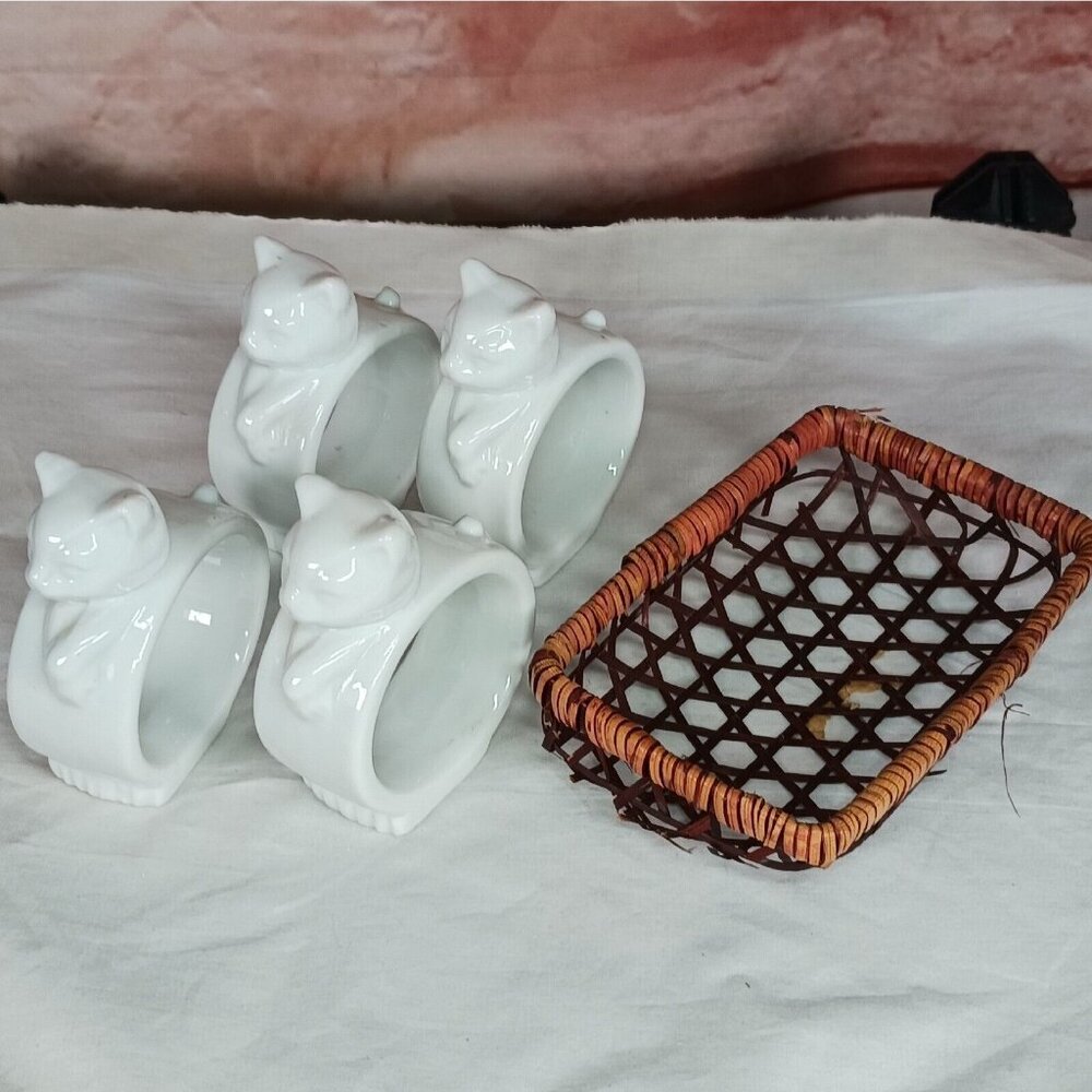 Ceramic White Napkin Ring Set Of 4 with Basket Adorable Kitty Cats Vintage
